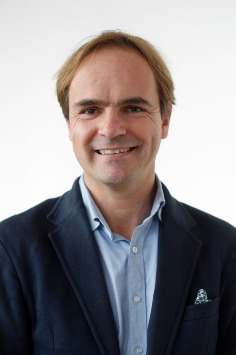 Professor für IT Security und Rechnernetze an der BHH Prof. Dr. Stefan Schiffner